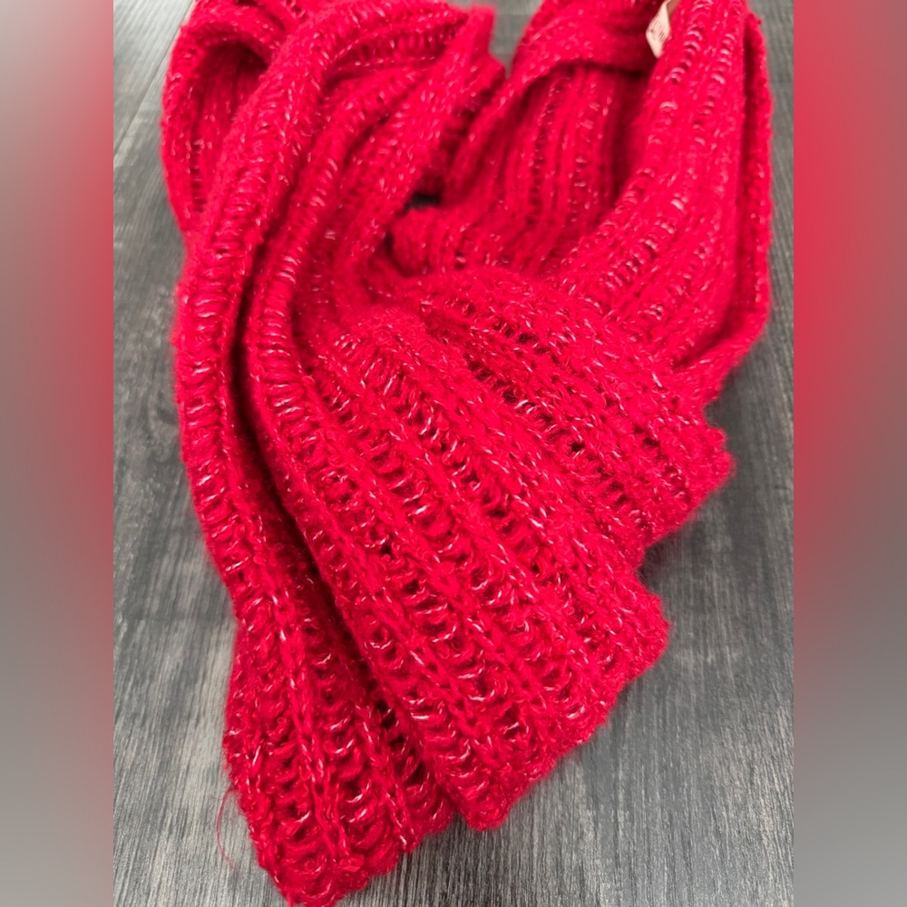 Hollister Red Metallic Open Knit Infinity Scarf One Size - Picture 4 of 5